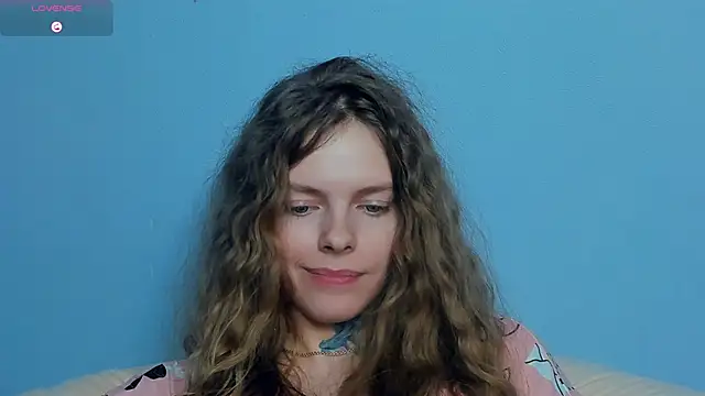 RayaNenlia's Live XXX Chat