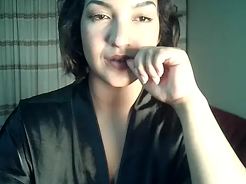 Chat +18 de FallsForHerSmile ao vivo