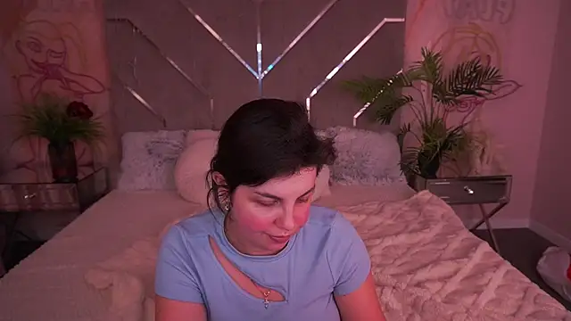 MirandaWong Adlı Modelin Canlı XXX Sohbeti