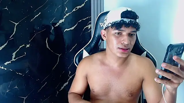 jamescurly00 – webcam-show