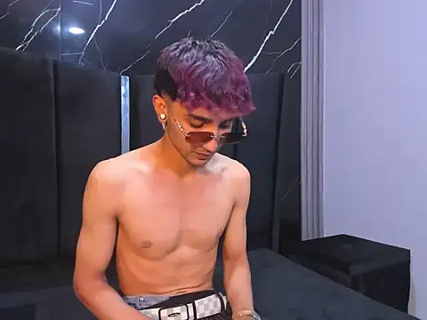 Chat XXX en directo de KrisX_hl