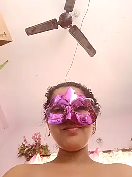 thanusi_2's Webcam Show