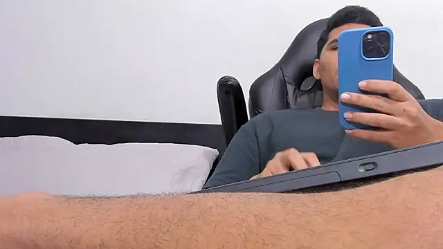 Chat XXX en directo de noah_belami