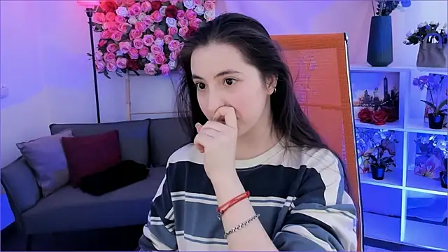 VirtuallVoyant Chat XXX live