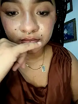 Chat +18 de tina_tinitaa ao vivo