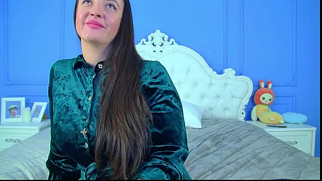 ElinaBellucci's Live XXX Chat