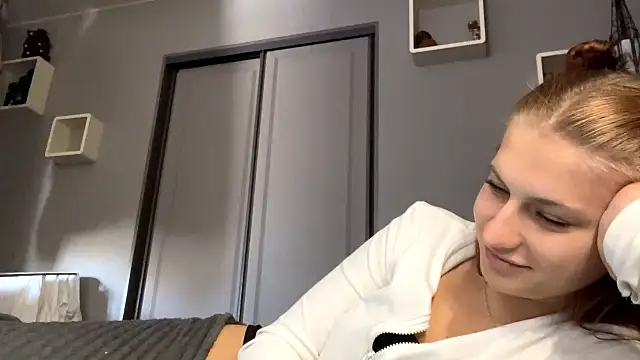 دردشة CarmaDiza الجنسية المباشرة