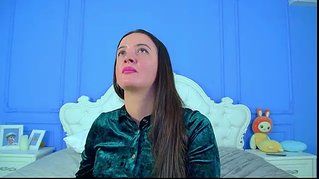 ElinaBellucci élő XXX-chatje