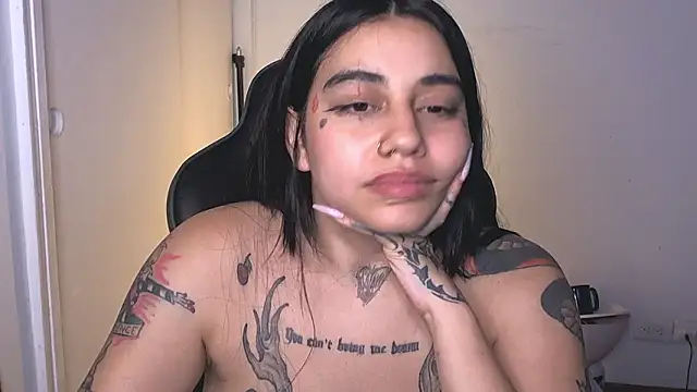 val_bardot Adlı Modelin Canlı XXX Sohbeti