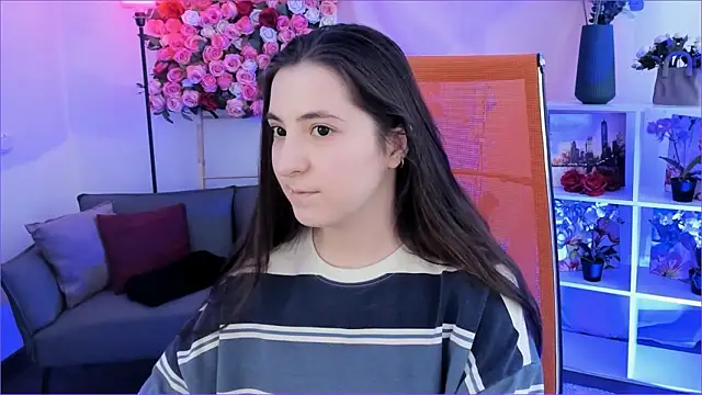 VirtuallVoyant Adlı Modelin Canlı XXX Sohbeti