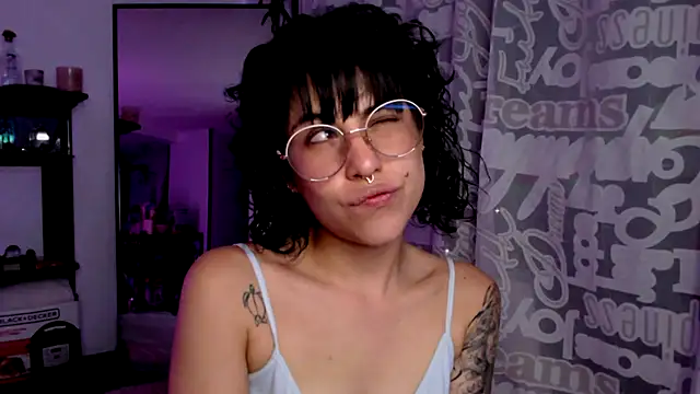 Hellen_dumont's Webcam Show