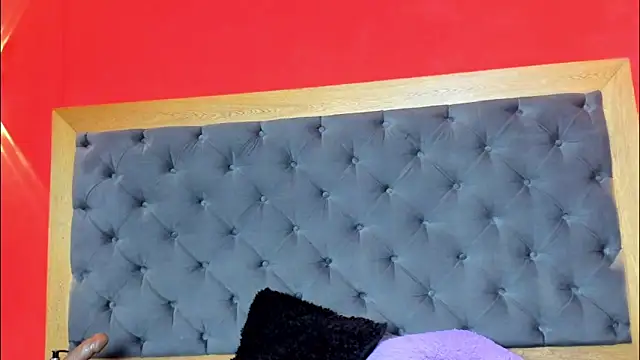 YayaHilton's Live XXX Chat