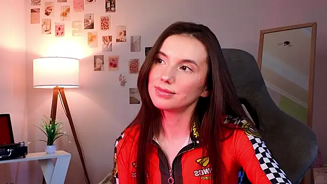 ssandralovin Adlı Modelin Canlı XXX Sohbeti