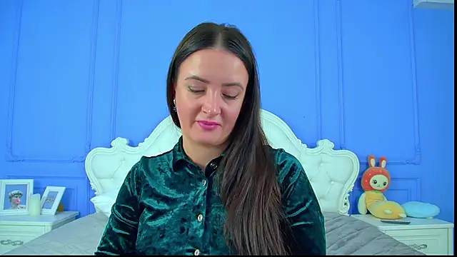 XXX chat uživo modela ElinaBellucci