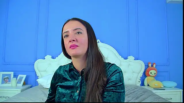 ElinaBellucci Chat XXX in diretta