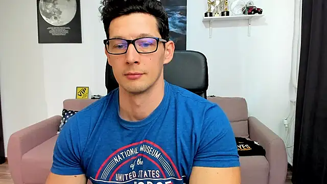 BrutusK08 网络视讯表演