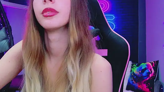 CoraVex's Live XXX Chat