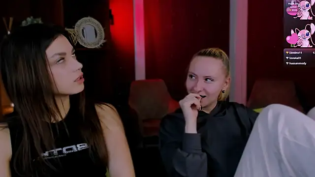 Chatroom XXX en direct de mila_glow1