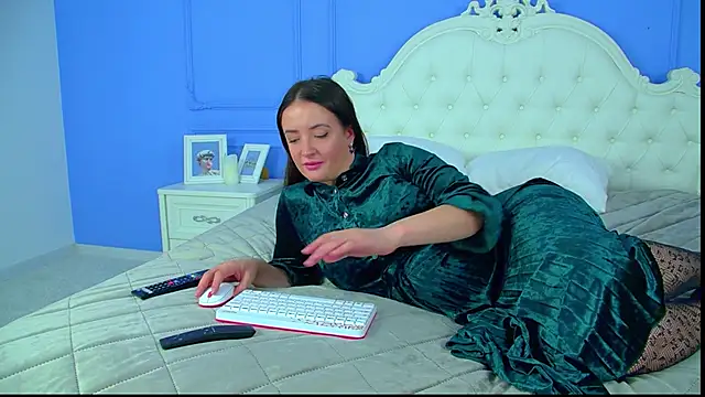 Czat XXX na żywo – ElinaBellucci