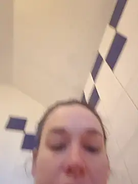 Girlysensuelle élő XXX-chatje