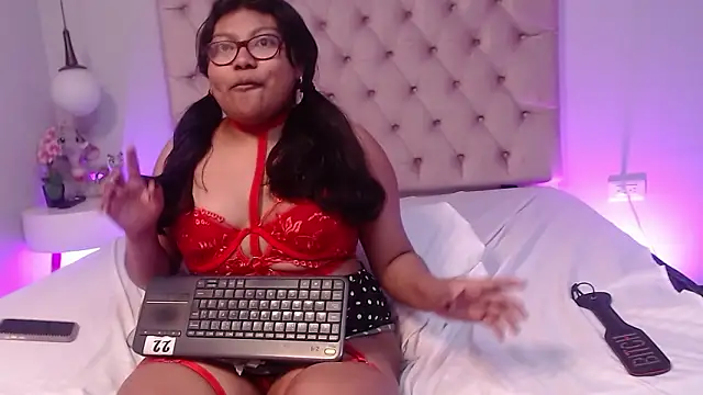 Chat +18 de Kiri_Black_ ao vivo