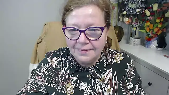 Adelewildx: вебкам-шоу