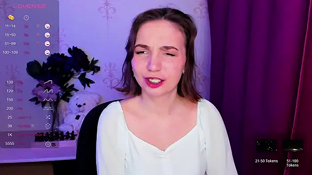 Chat XXX Live KindHazelHere_