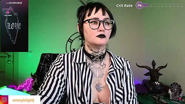 Chatroom XXX en direct de Emmybrightj_