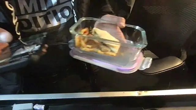 SinlessFreedom7: διαδικτυακό σόου στην κάμερα