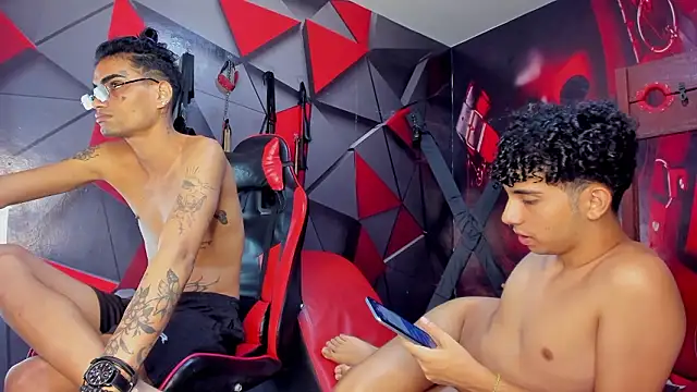 Chat +18 de Hot_Boys_Without_Limits ao vivo