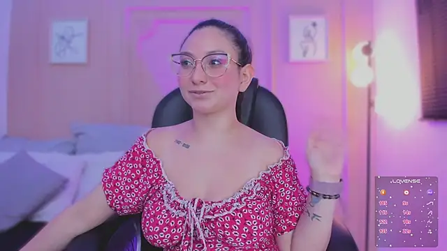 lucy_neil 现场XXX聊天