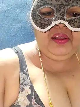 tamilthanushri Show in webcam