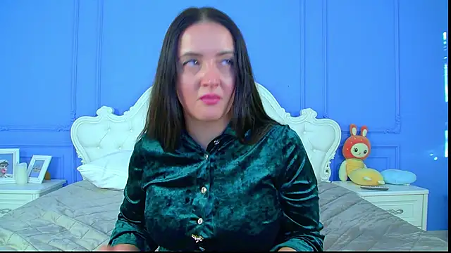 ElinaBellucci Live XXX-Chat