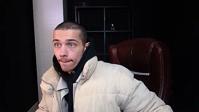 XXX chat uživo modela KaydenDrew