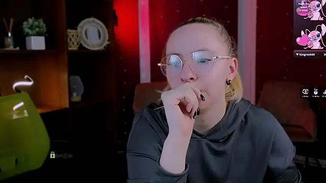 mila_glow1's Live XXX Chat