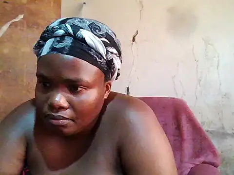 sexybigboobz 网络视讯表演