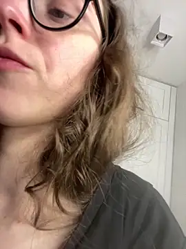 MartiniiSelennaのライブXXXチャット