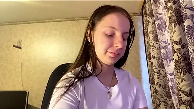 DanaRaven Adlı Modelin Canlı XXX Sohbeti