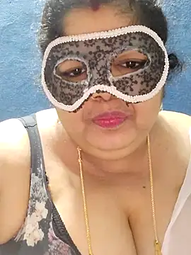 tamilthanushri élő XXX-chatje