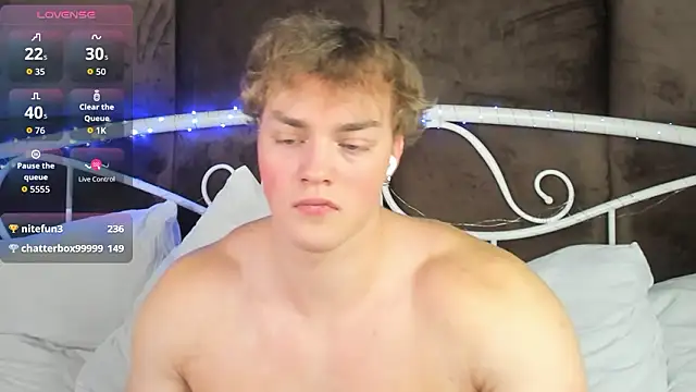 ChaseMuscular's Live XXX Chat