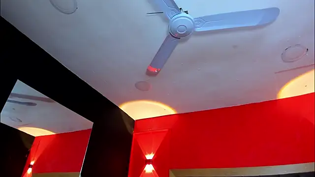 YayaHilton Live XXX-chat