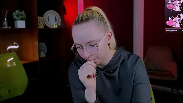 mila_glow1's Live XXX Chat