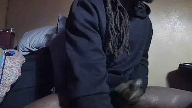 EYEzIAM Chat XXX live