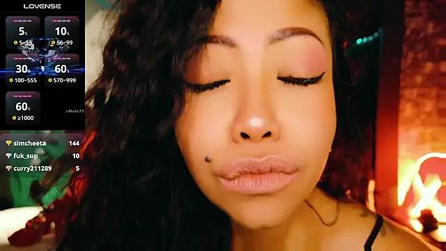 Pokazy przed kamerką – ElyaQuinn