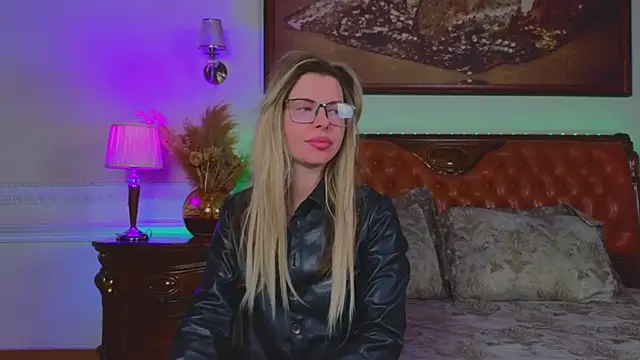 Real_Tini's Live XXX Chat