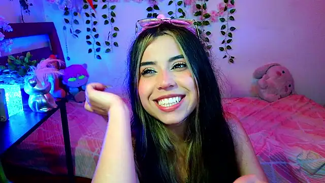 Kittyuwu_'s Live XXX Chat