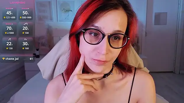 Dora_Marcelli élő XXX-chatje