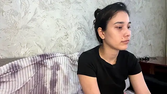 sophywhisper's Live XXX Chat