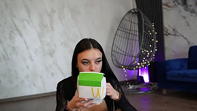 XXX chat uživo modela RachelRavee