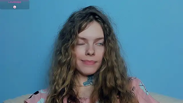 RayaNenlia's Live XXX Chat